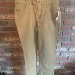 Old Navy khakis size 6 NWT